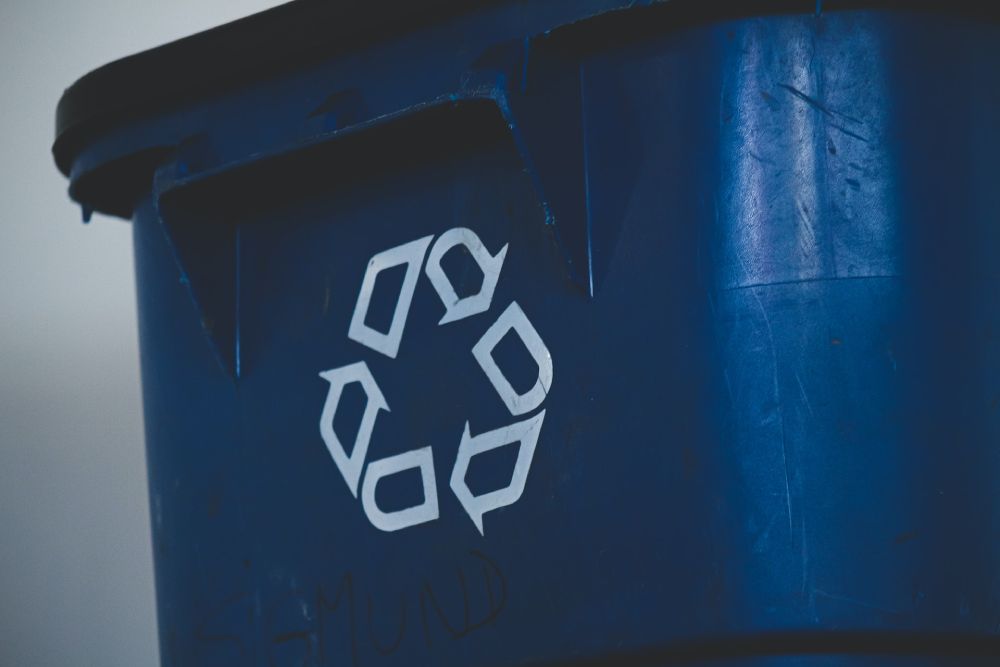 How to Maximize the Benefits of Commercial Recycling Containers