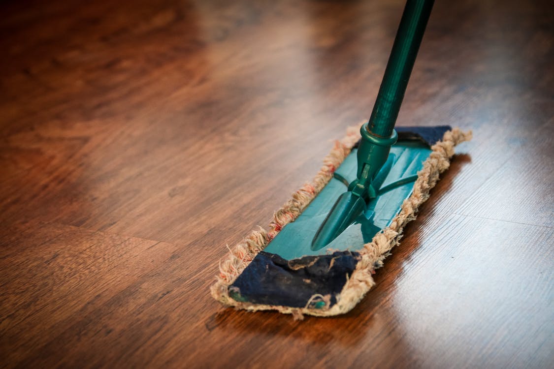 Balancing Cleanliness: DIY Strategies vs. Professional Housekeeping