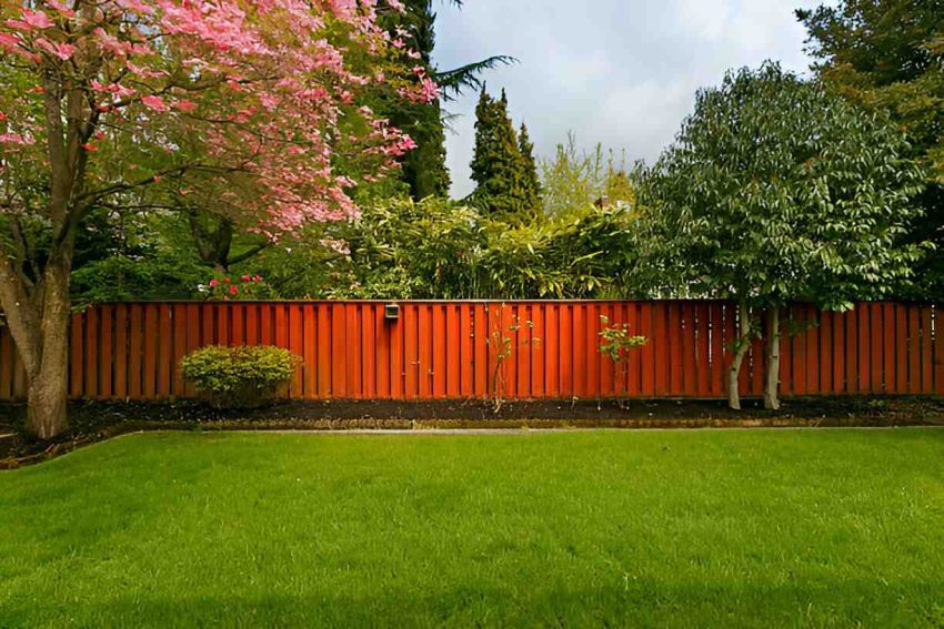 5 smart ways to save money on the installation of your backyard fence