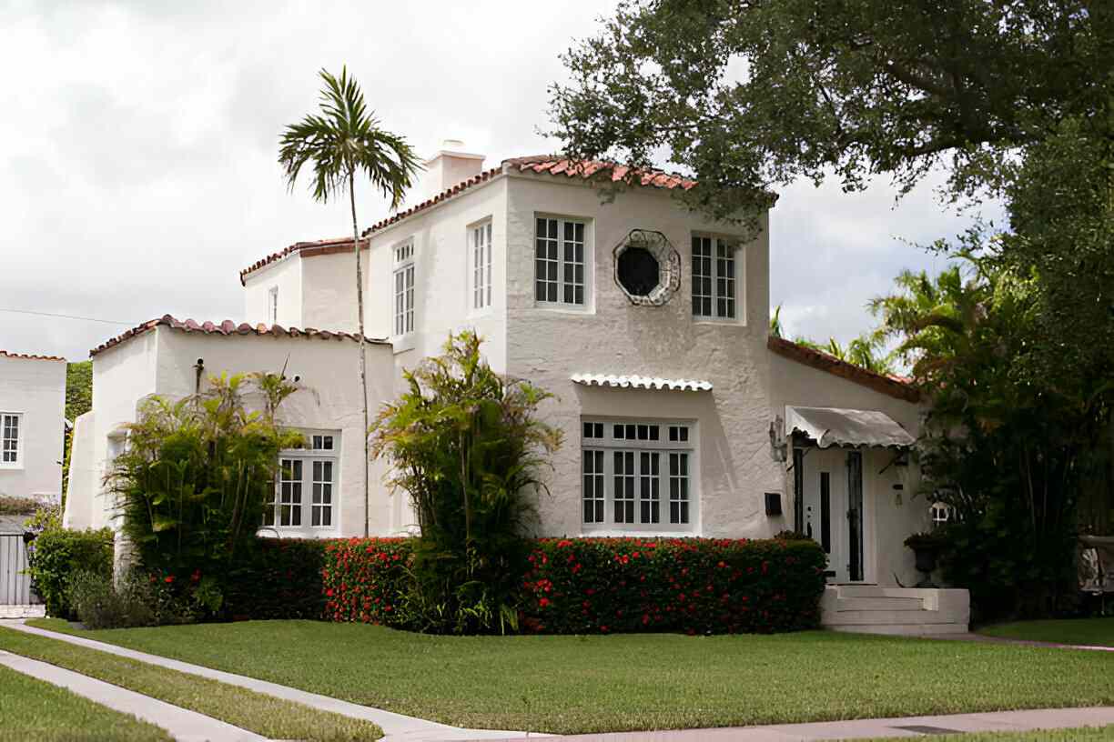 View of Crafting Excellence: 5 Essential Qualities of Top-Tier Luxury Home Builders